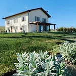 Bricco 46 Vila